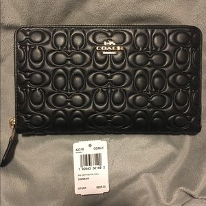 NWT - COACH Continental Wallet